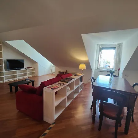Hostdomus - September Apartment *